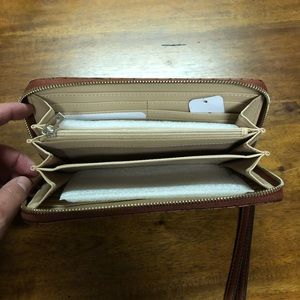 Guess Bags - Guess brown wristlet Guess Bags - Guess brown wristlet